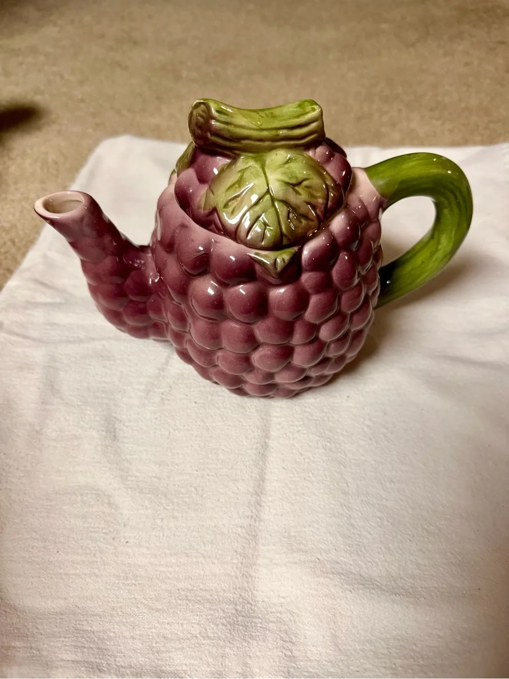 Vintage 90s Grapes Ceramic teapot Cottagecore Farmhouse Fruit kitchen cottage